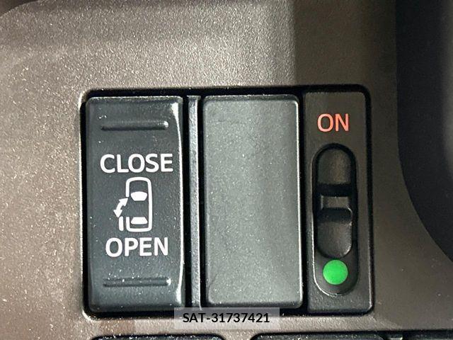 Toyota ROOMY 2020-03 7217797-5
