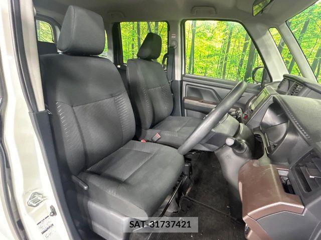 Toyota ROOMY 2020-03 7217797-8