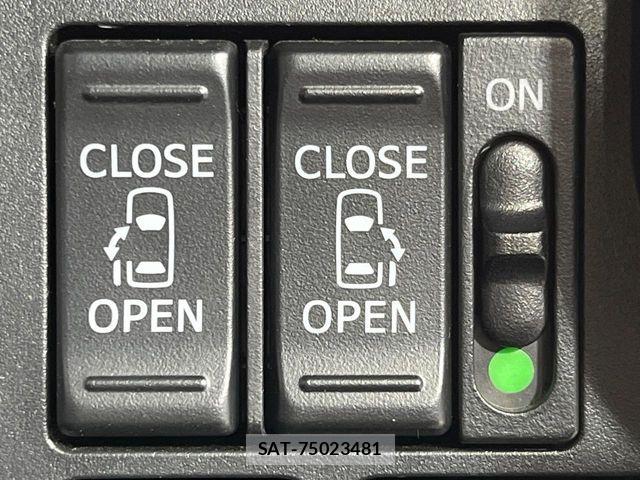 Toyota ROOMY 2018-04 7252152-2