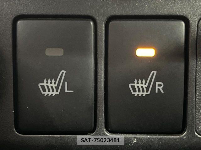 Toyota ROOMY 2018-04 7252152-6