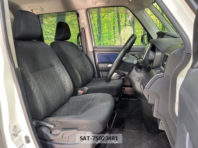 Toyota ROOMY 2018-04 7252152-7
