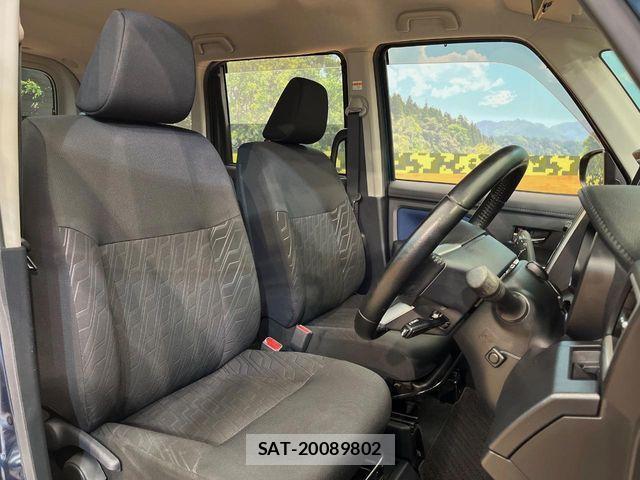 Toyota ROOMY 2017-09 7502660-8