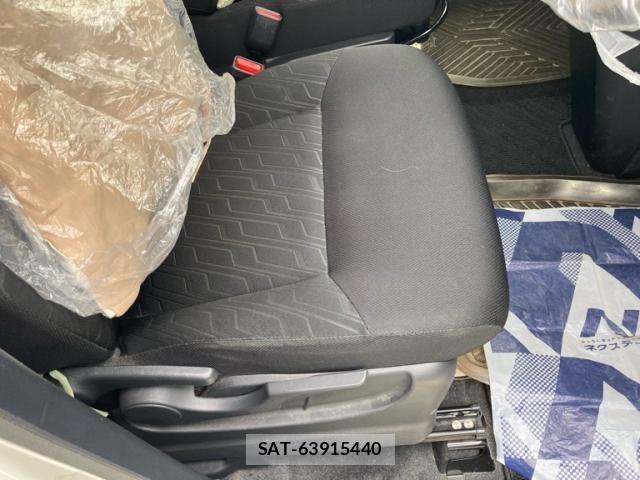 Toyota ROOMY 2018-02 7903324-12