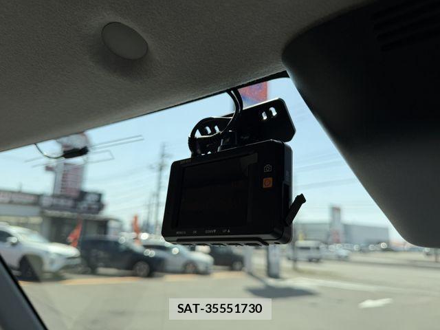 Toyota ROOMY 2022-10 8037978-4
