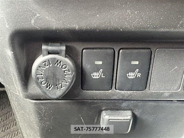 Toyota ROOMY 2019-05 8037979-26