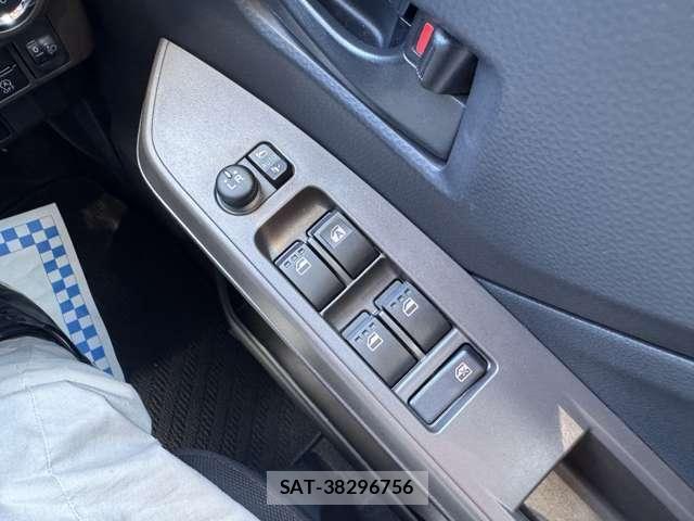 Toyota ROOMY 2023-08 8075394-25