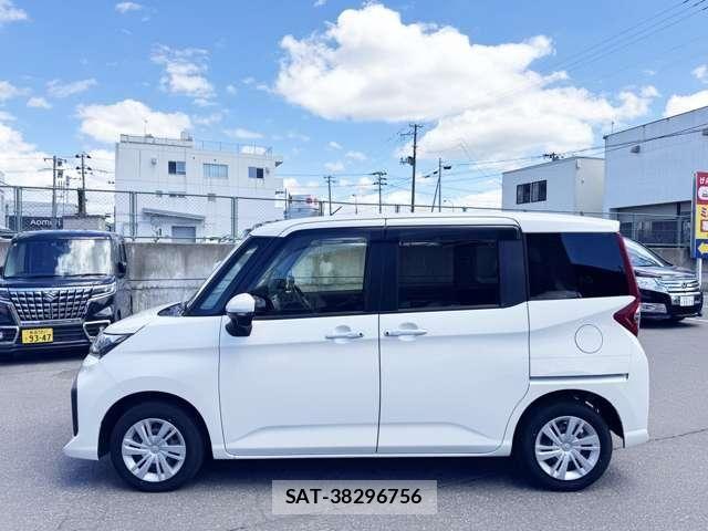 Toyota ROOMY 2023-08 8075394-5