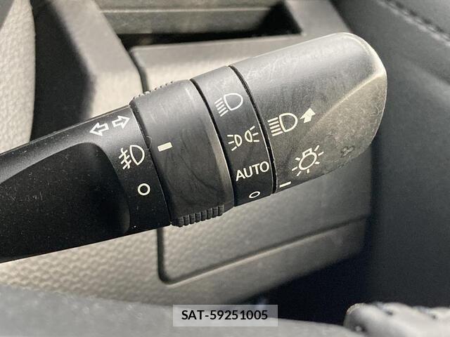 Toyota ROOMY 2017-09 8246555-12