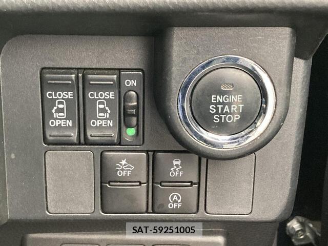 Toyota ROOMY 2017-09 8246555-14