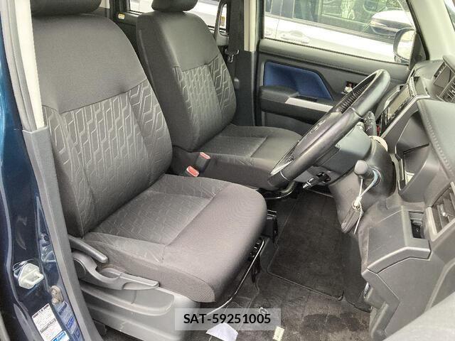 Toyota ROOMY 2017-09 8246555-15