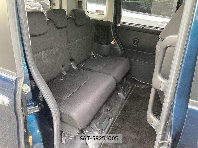 Toyota ROOMY 2017-09 8246555-20