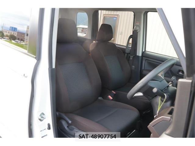 Toyota ROOMY 2023-06 8355513-9