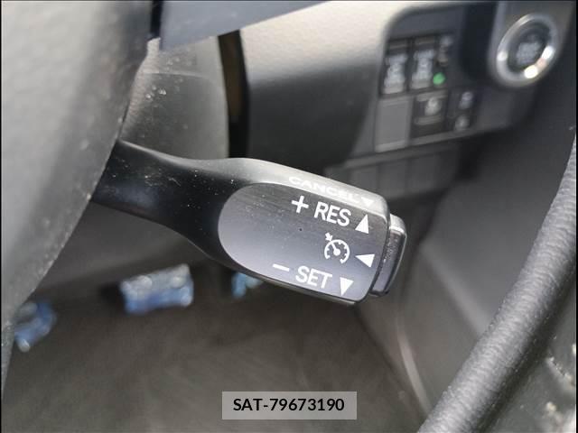 Toyota ROOMY 2017-07 8368408-10