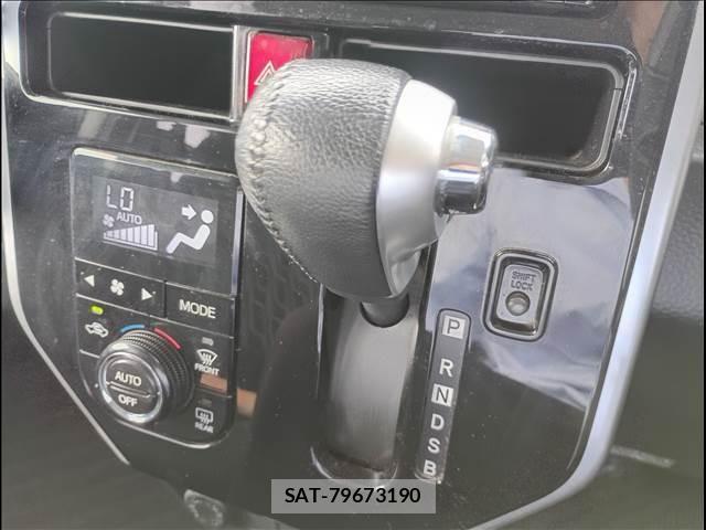 Toyota ROOMY 2017-07 8368408-12