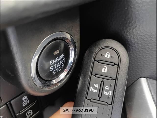 Toyota ROOMY 2017-07 8368408-13