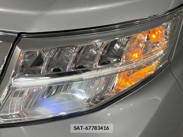 Toyota ROOMY 2018-07 8368410-12