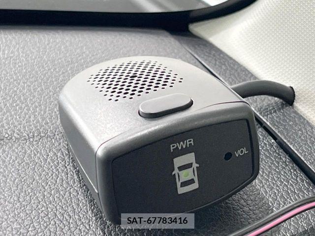 Toyota ROOMY 2018-07 8368410-6