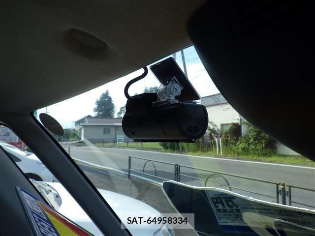 Toyota ROOMY 2023-06 8661326-9