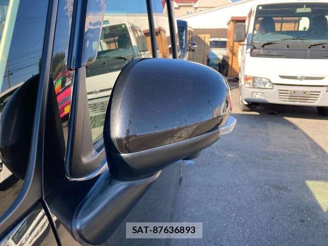 Toyota ROOMY 2017-03 8686463-9
