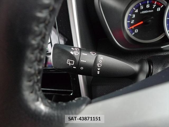 Toyota ROOMY 2018-03 8745605-21