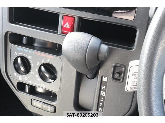 Toyota ROOMY 2018-09 8881915-18