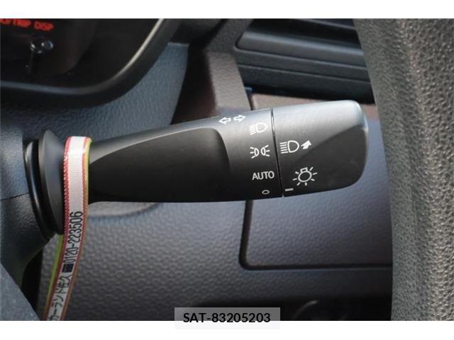 Toyota ROOMY 2018-09 8881915-24