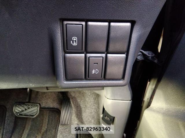 Nissan ROOX 2012-07 875097-23