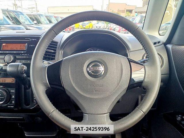 Nissan ROOX 2012-01 1282107-15