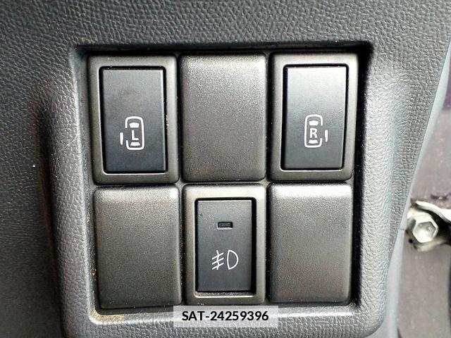 Nissan ROOX 2012-01 1282107-18