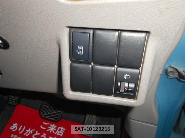 Nissan ROOX 2012-03 1417273-6