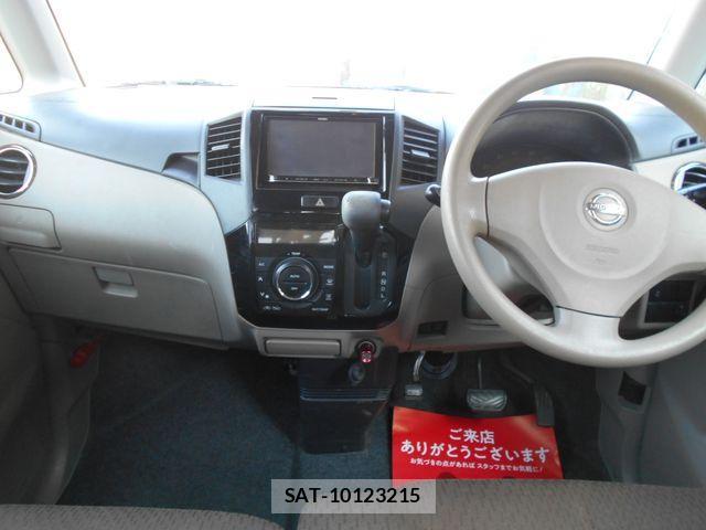 Nissan ROOX 2012-03 1417273-7