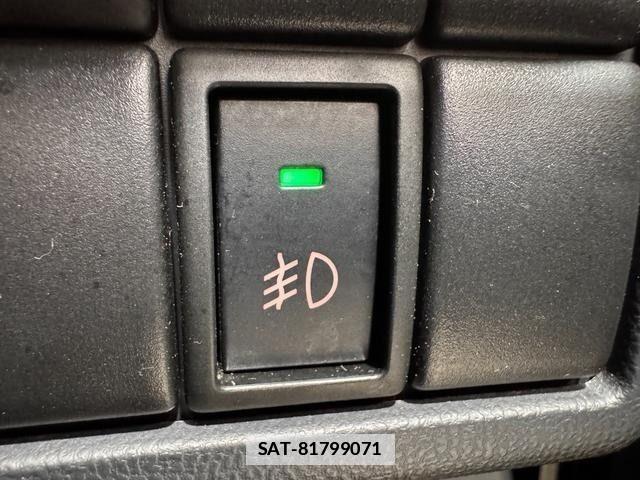 Nissan ROOX 2013-02 3775661-21