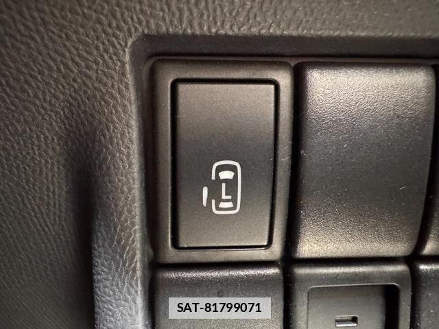 Nissan ROOX 2013-02 3775661-22