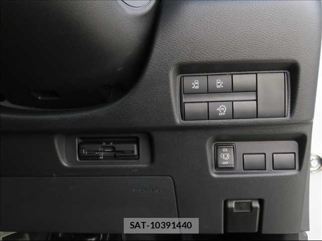 Nissan ROOX 2023-08 3834345-13