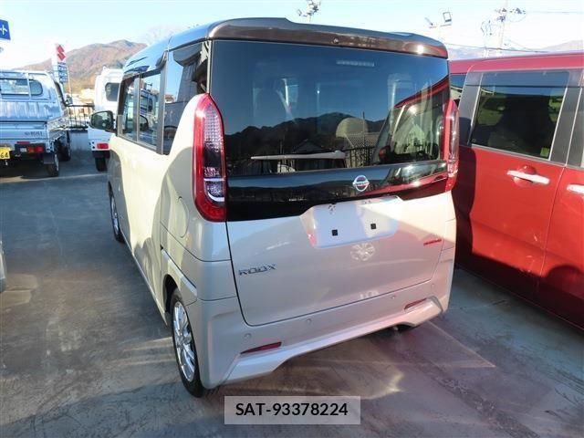 Nissan ROOX 2022-08 4372706-2