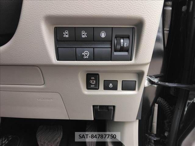 Nissan ROOX 2023-10 6247141-17