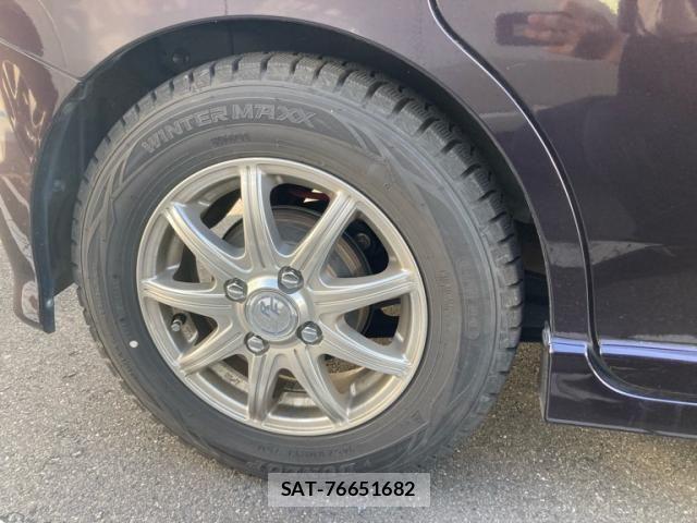 Nissan ROOX 2011-04 6306266-11