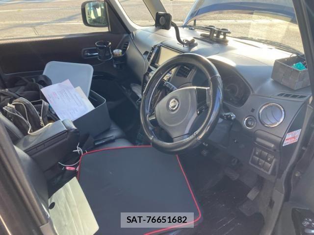 Nissan ROOX 2011-04 6306266-13