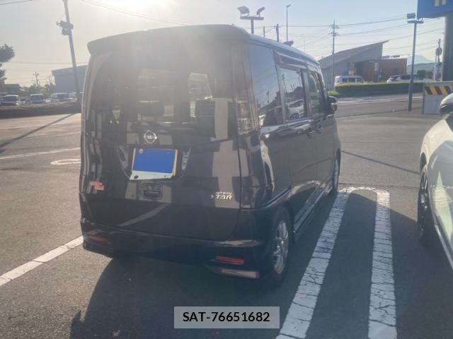 Nissan ROOX 2011-04 6306266-4
