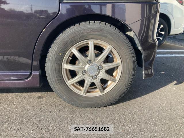 Nissan ROOX 2011-04 6306266-8