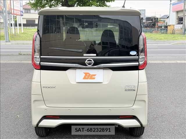 Nissan ROOX 2021-07 6673471-22
