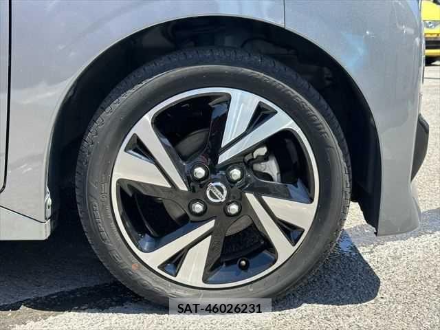 Nissan ROOX 2021-11 6677828-13