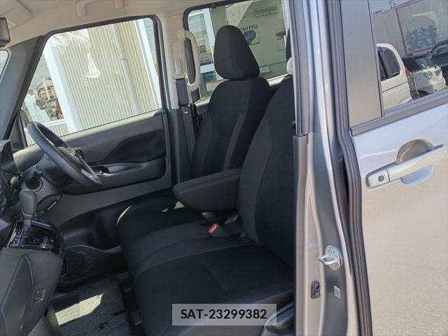 Nissan ROOX 2023-07 6691229-9