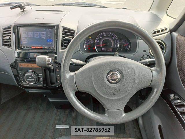 Nissan ROOX 2013-02 6717199-11