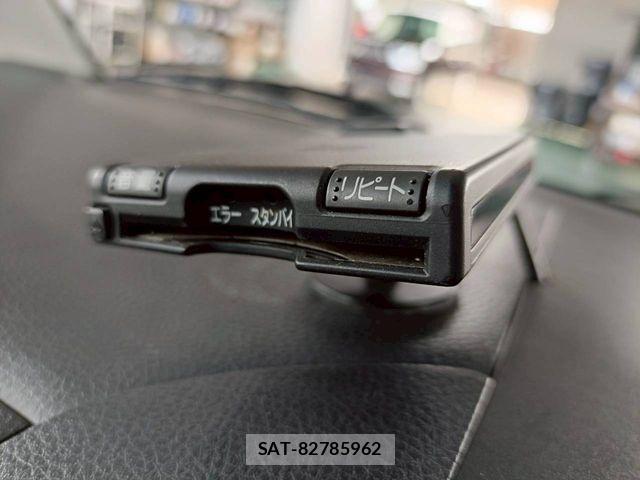Nissan ROOX 2013-02 6717199-13
