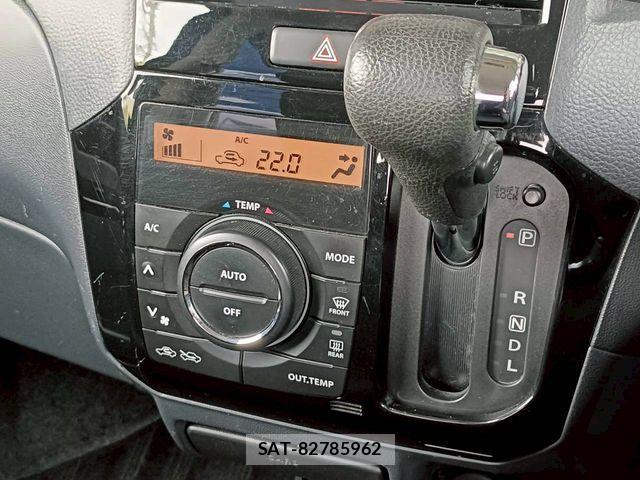 Nissan ROOX 2013-02 6717199-15