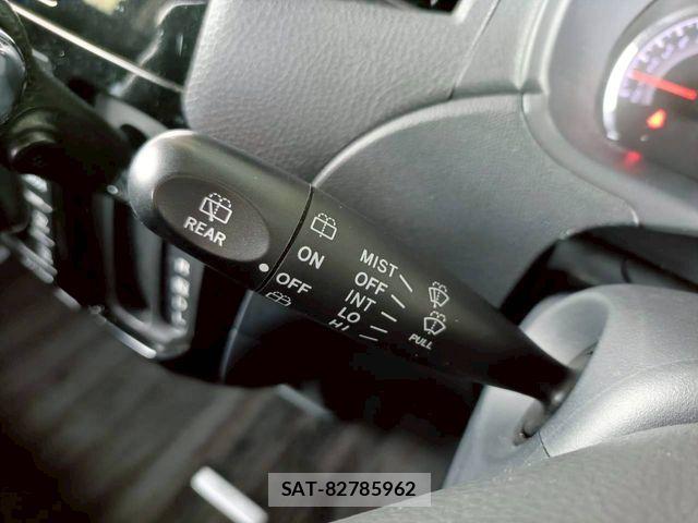 Nissan ROOX 2013-02 6717199-16