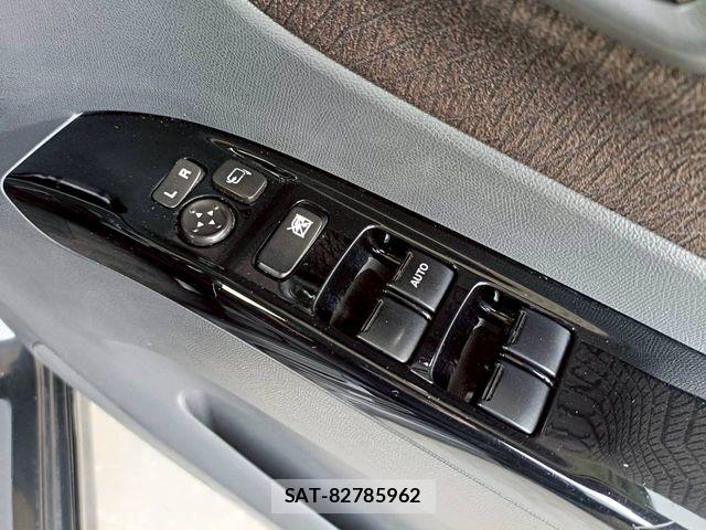 Nissan ROOX 2013-02 6717199-18
