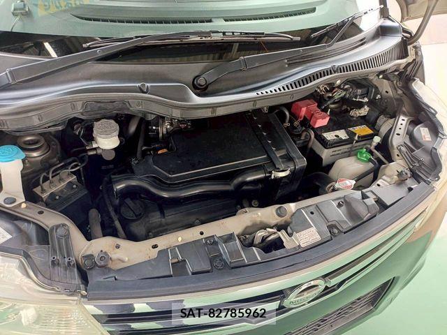 Nissan ROOX 2013-02 6717199-27