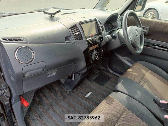 Nissan ROOX 2013-02 6717199-2